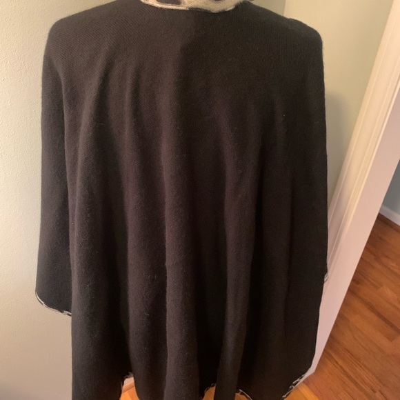 Fraas black wrap with animal print trim, one size - Picture 5 of 5